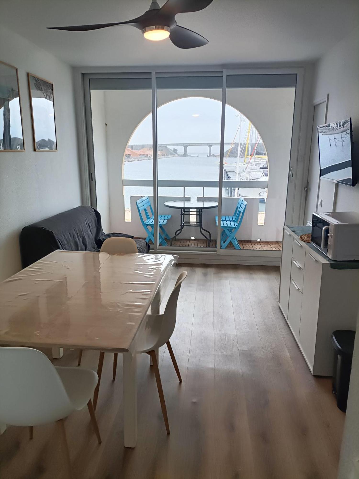 T2 Cabine Avec Tres Belle Vue Sur Le Port De Plaisance Leucate Exterior photo